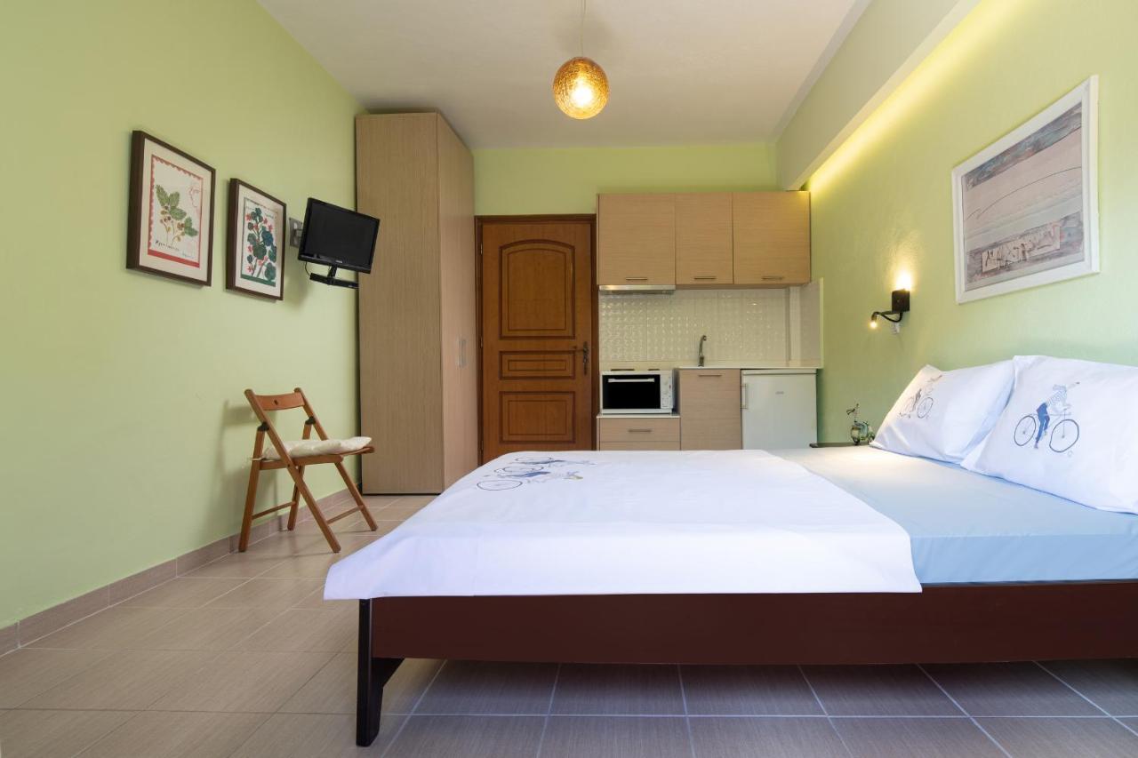Niriides Hotel Porto Koufo Bagian luar foto