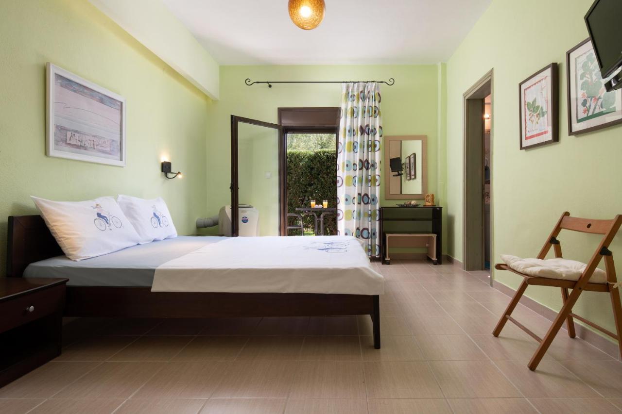Niriides Hotel Porto Koufo Bagian luar foto