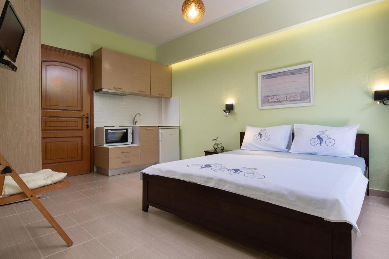 Niriides Hotel Porto Koufo Bagian luar foto