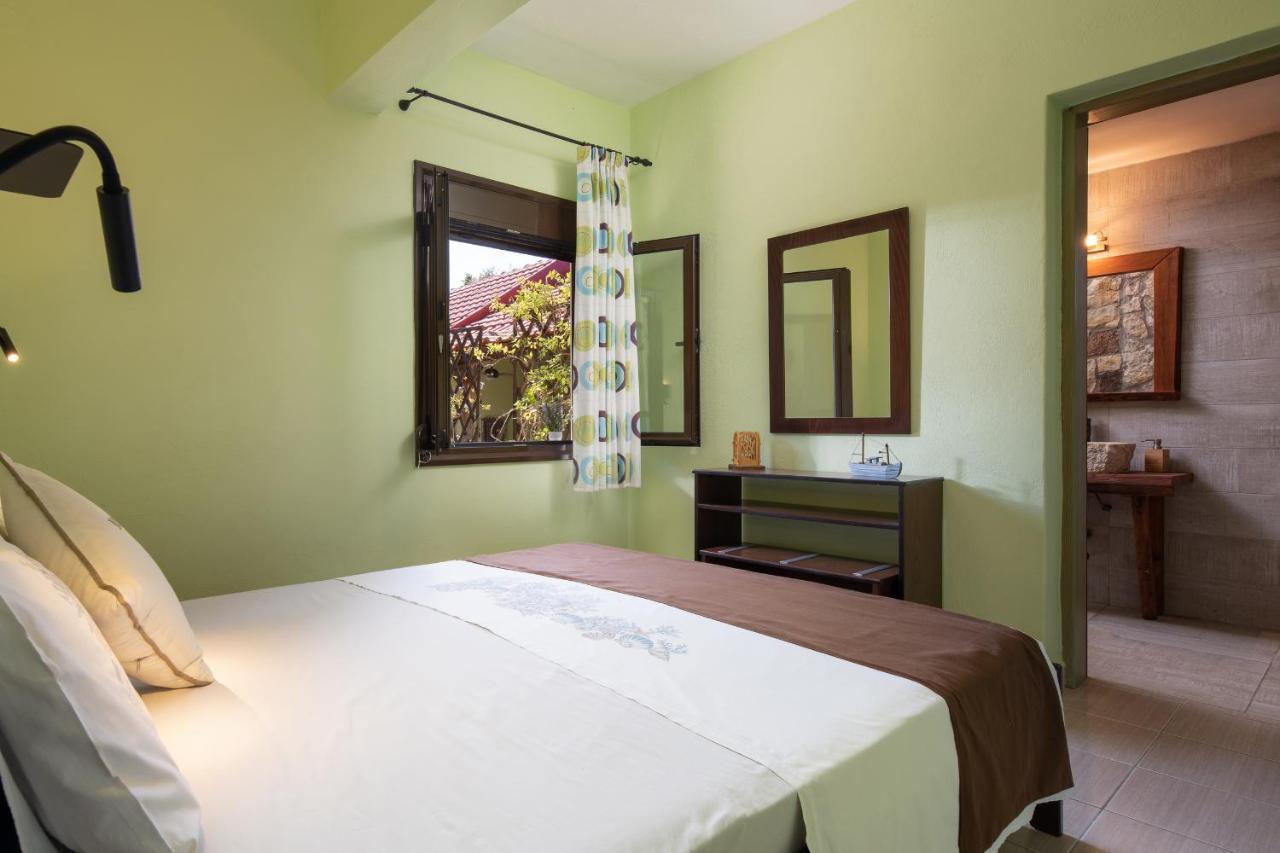 Niriides Hotel Porto Koufo Bagian luar foto