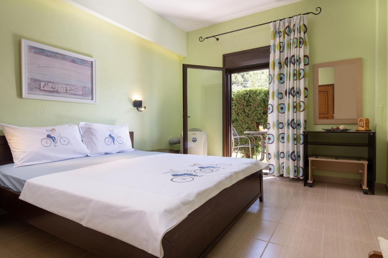 Niriides Hotel Porto Koufo Bagian luar foto